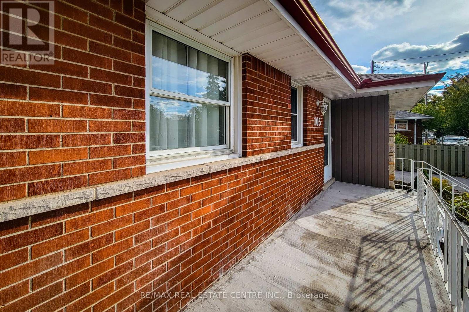 103 East 45th Street, Hamilton, Ontario  L8T 3J9 - Photo 8 - X12505524