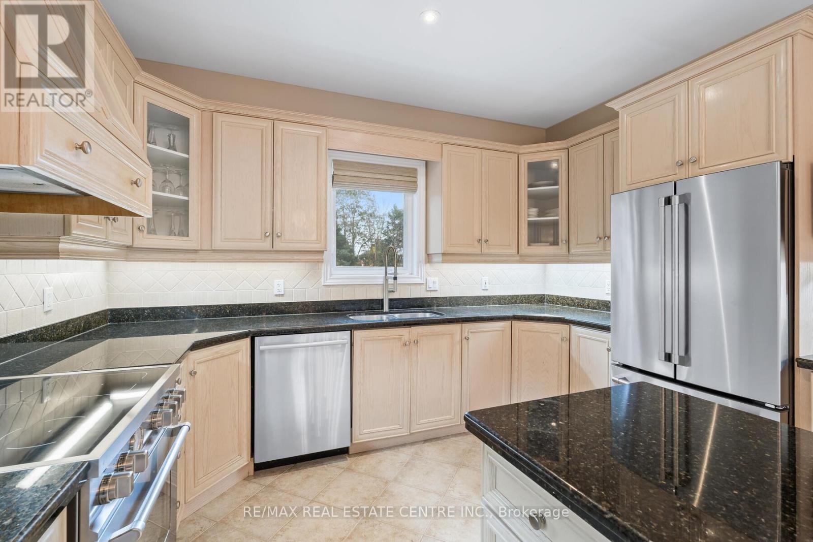 159 Delarmbro Drive, Erin, Ontario  N0B 1T0 - Photo 15 - X12505528