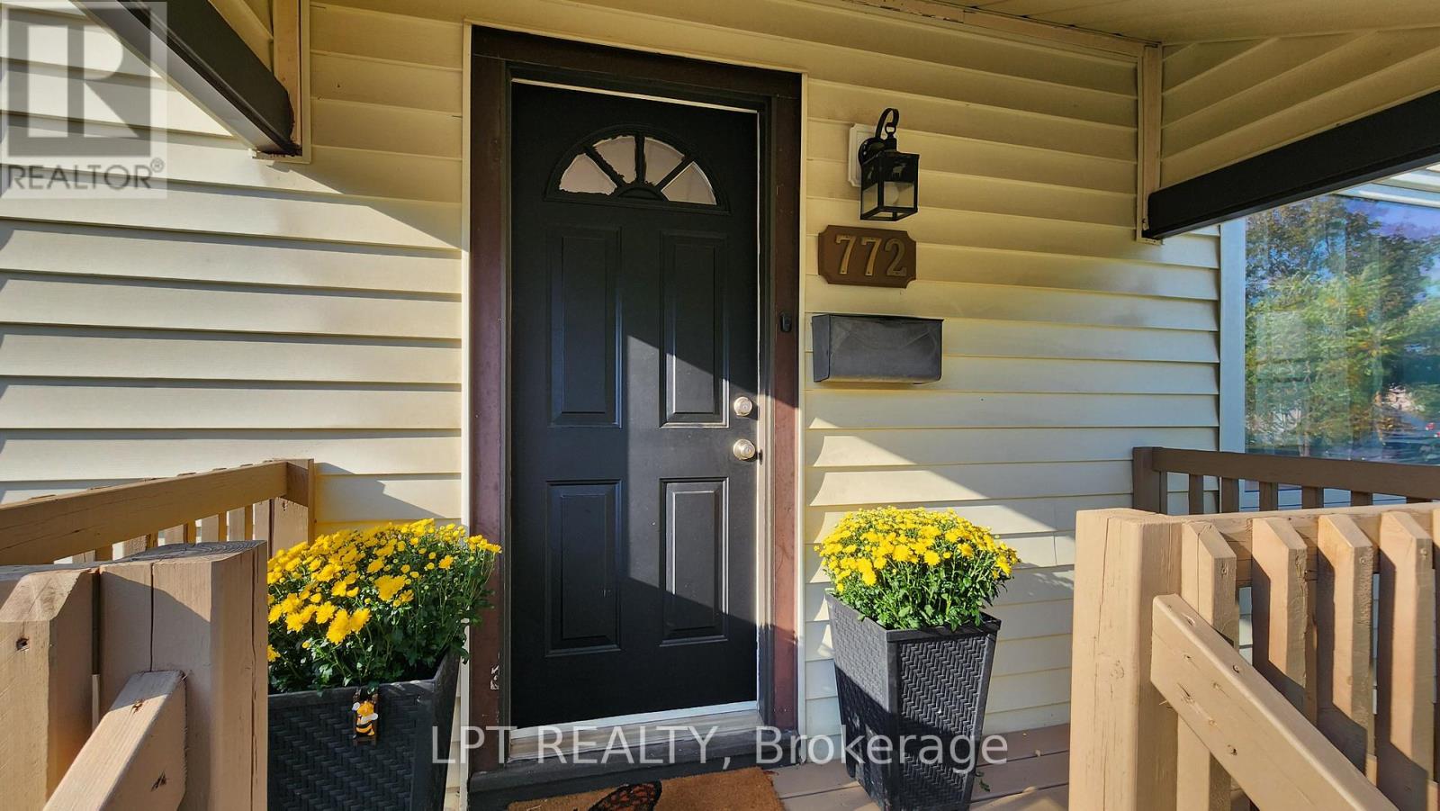 772 Duffus Street, Peterborough, Ontario  K9J 4K4 - Photo 3 - X12505562