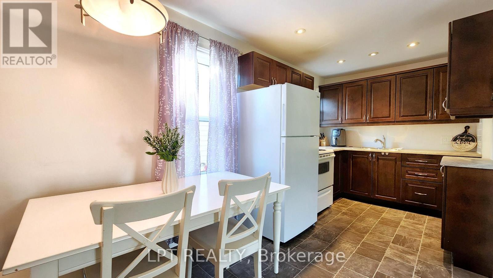 772 Duffus Street, Peterborough, Ontario  K9J 4K4 - Photo 5 - X12505562