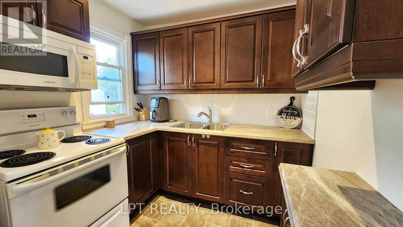 772 Duffus Street, Peterborough, Ontario  K9J 4K4 - Photo 6 - X12505562