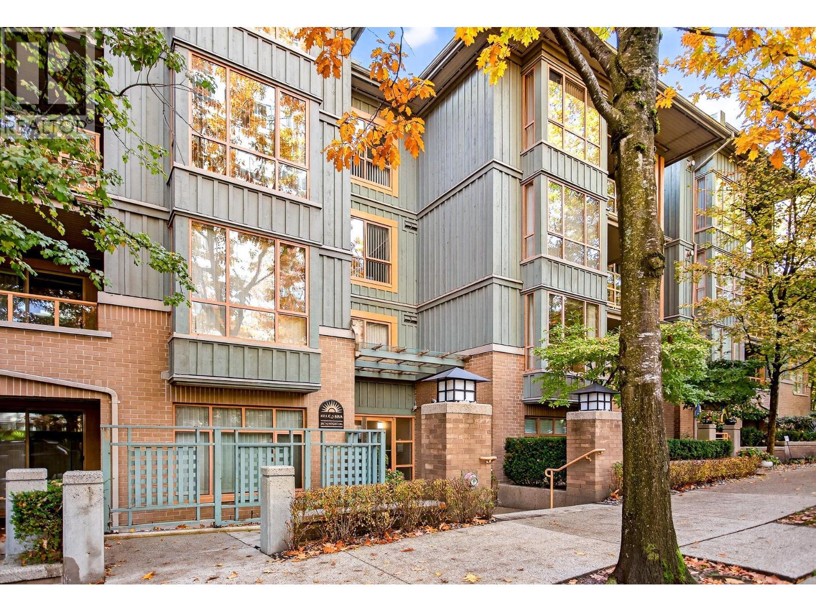 415 285 NEWPORT DRIVE DRIVE, Port Moody, British Columbia