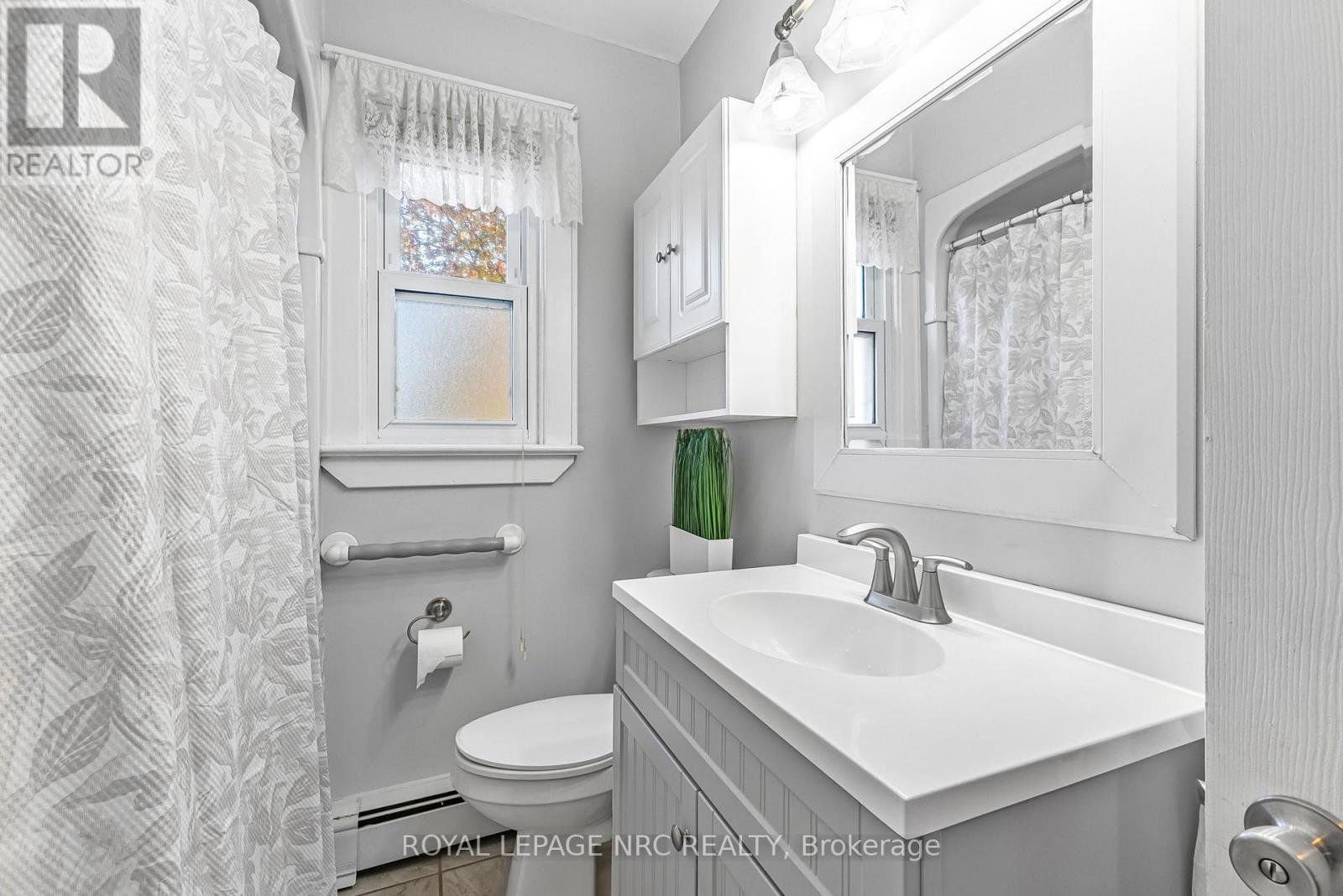 20 Helen Street, Port Colborne, Ontario  L3K 3N9 - Photo 18 - X12505596