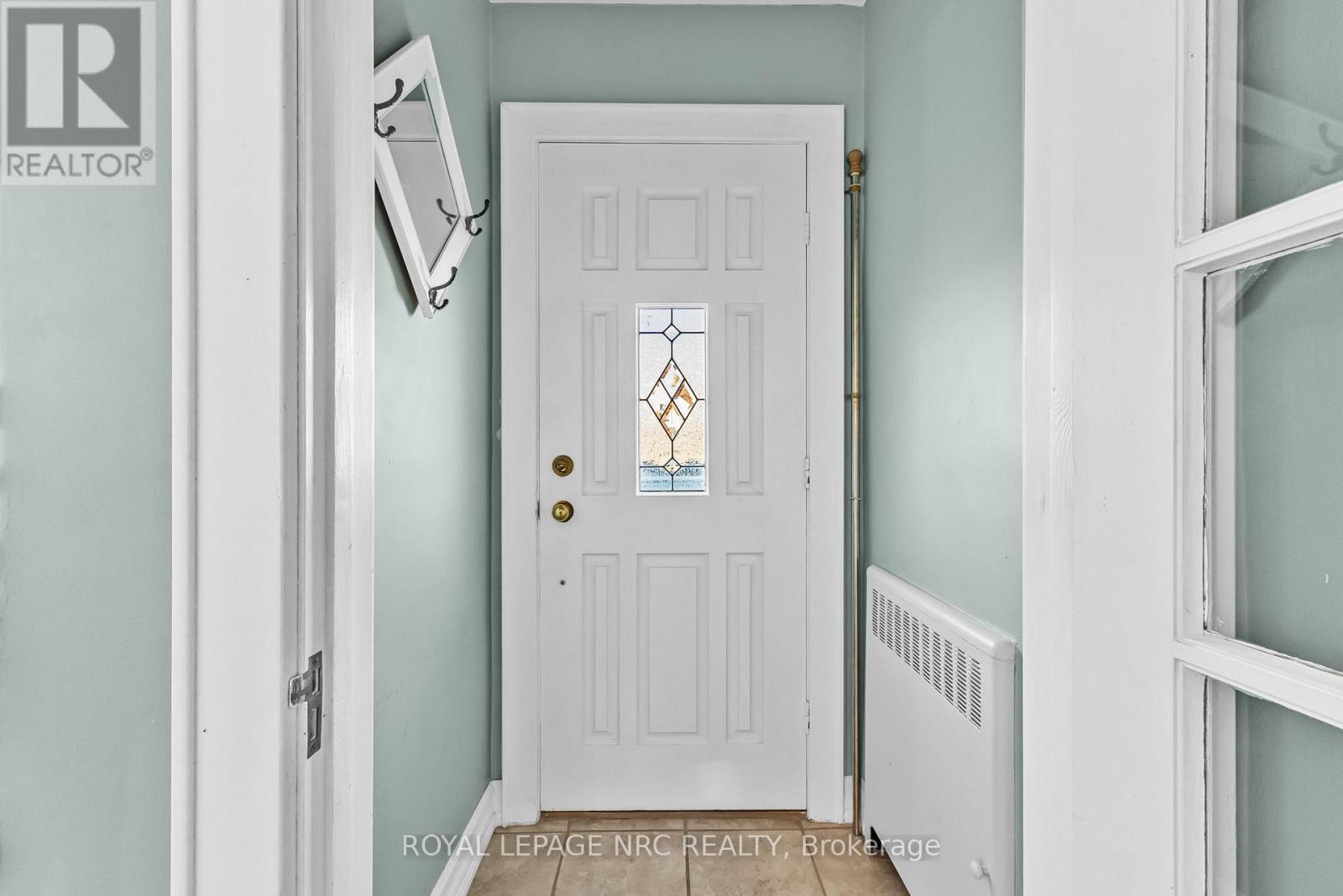 20 Helen Street, Port Colborne, Ontario  L3K 3N9 - Photo 5 - X12505596