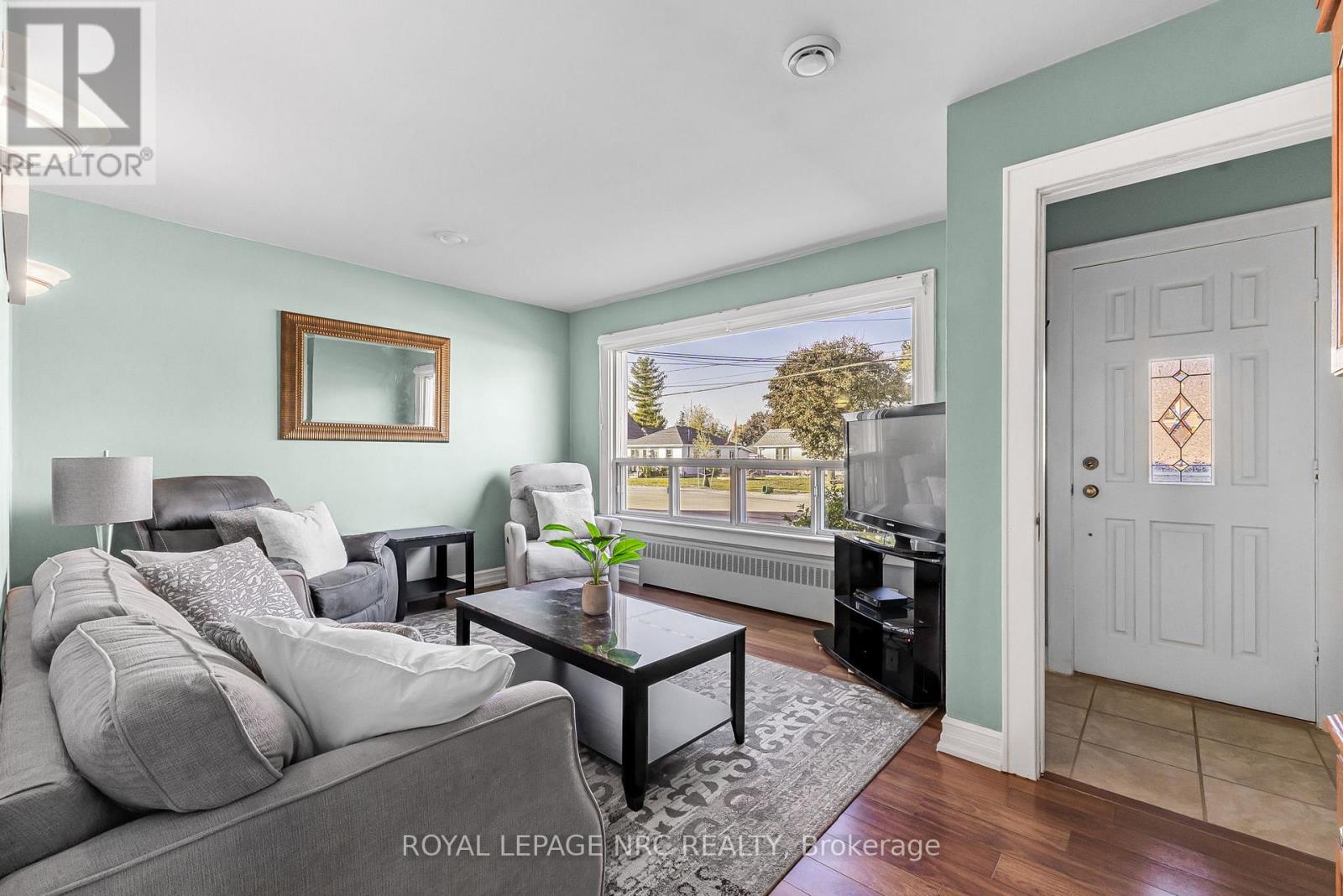 20 Helen Street, Port Colborne, Ontario  L3K 3N9 - Photo 6 - X12505596