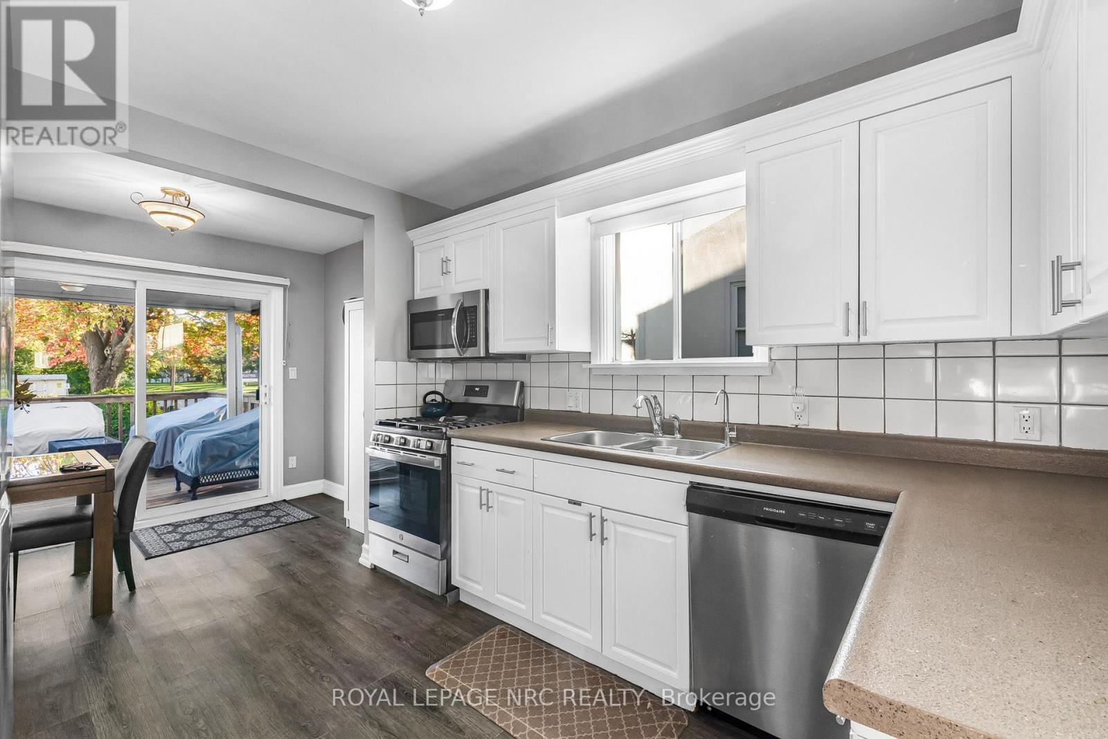 20 Helen Street, Port Colborne, Ontario  L3K 3N9 - Photo 9 - X12505596