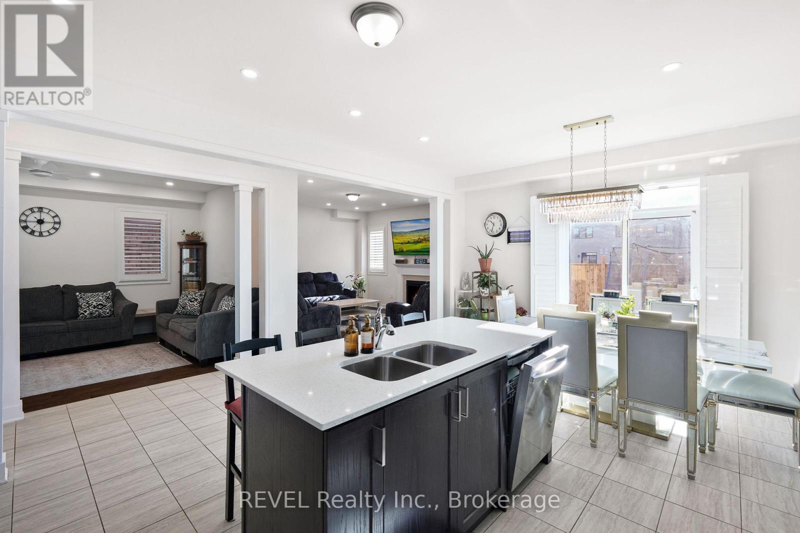 44 Spring Crest Way, Thorold (Rolling Meadows), Ontario  L2V 0J8 - Photo 12 - X12505606