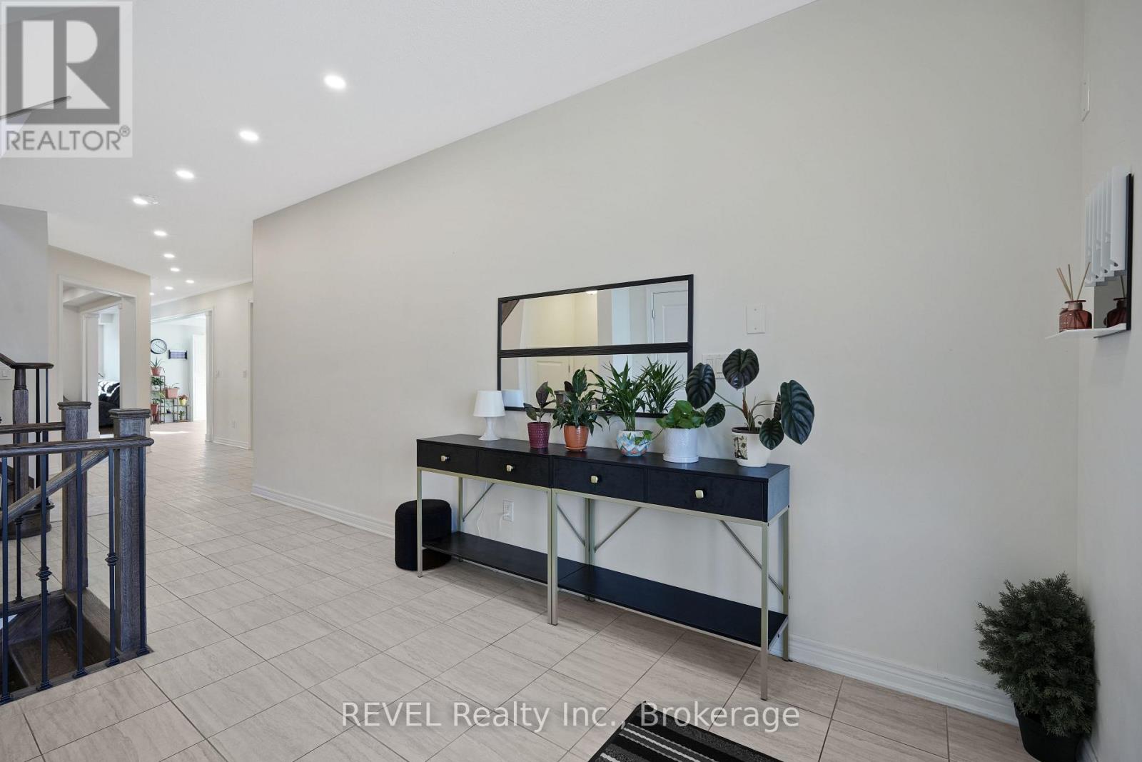 44 Spring Crest Way, Thorold, Ontario L2V 0J8 - Photo 5 - X12505606