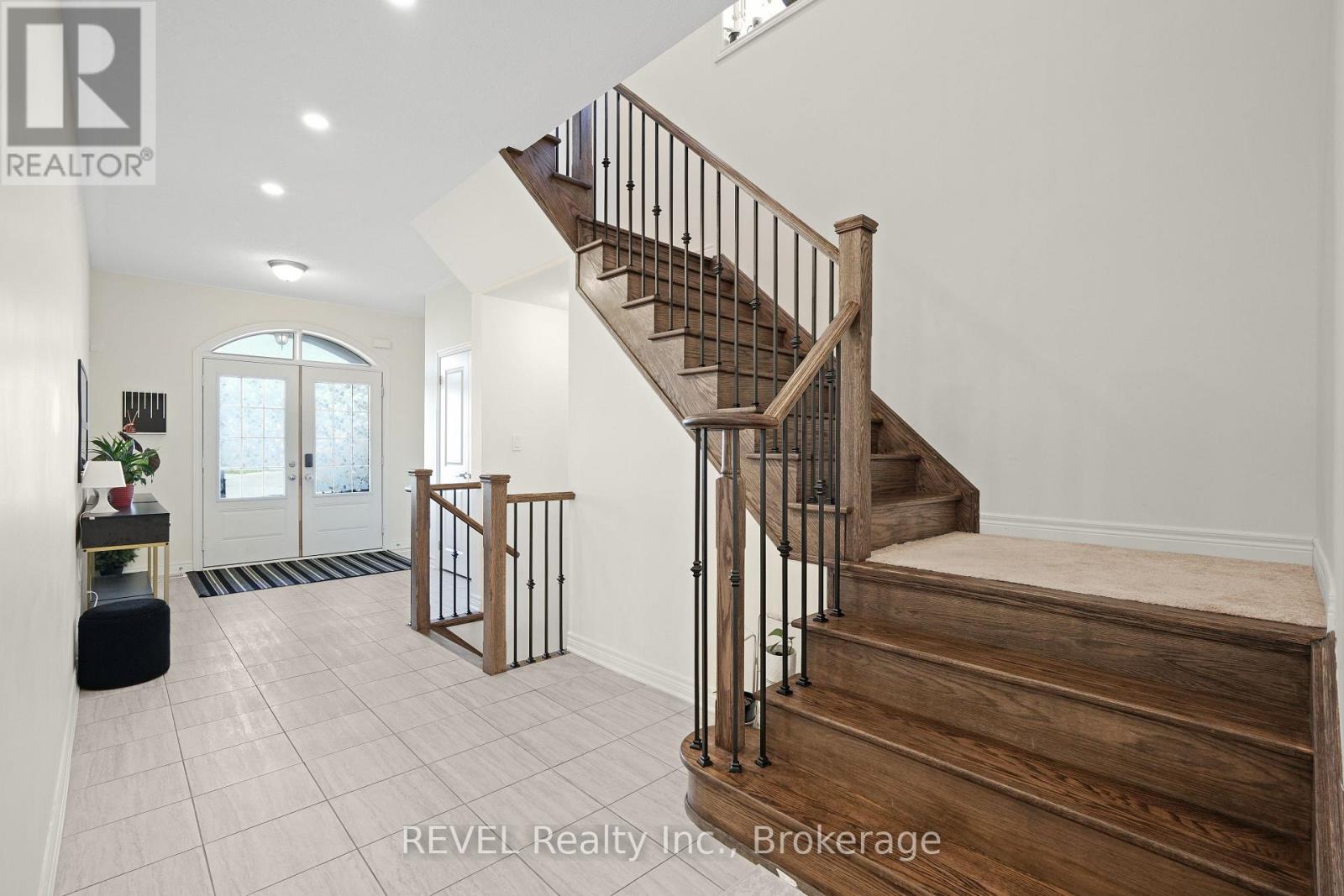 44 Spring Crest Way, Thorold, Ontario L2V 0J8 - Photo 8 - X12505606