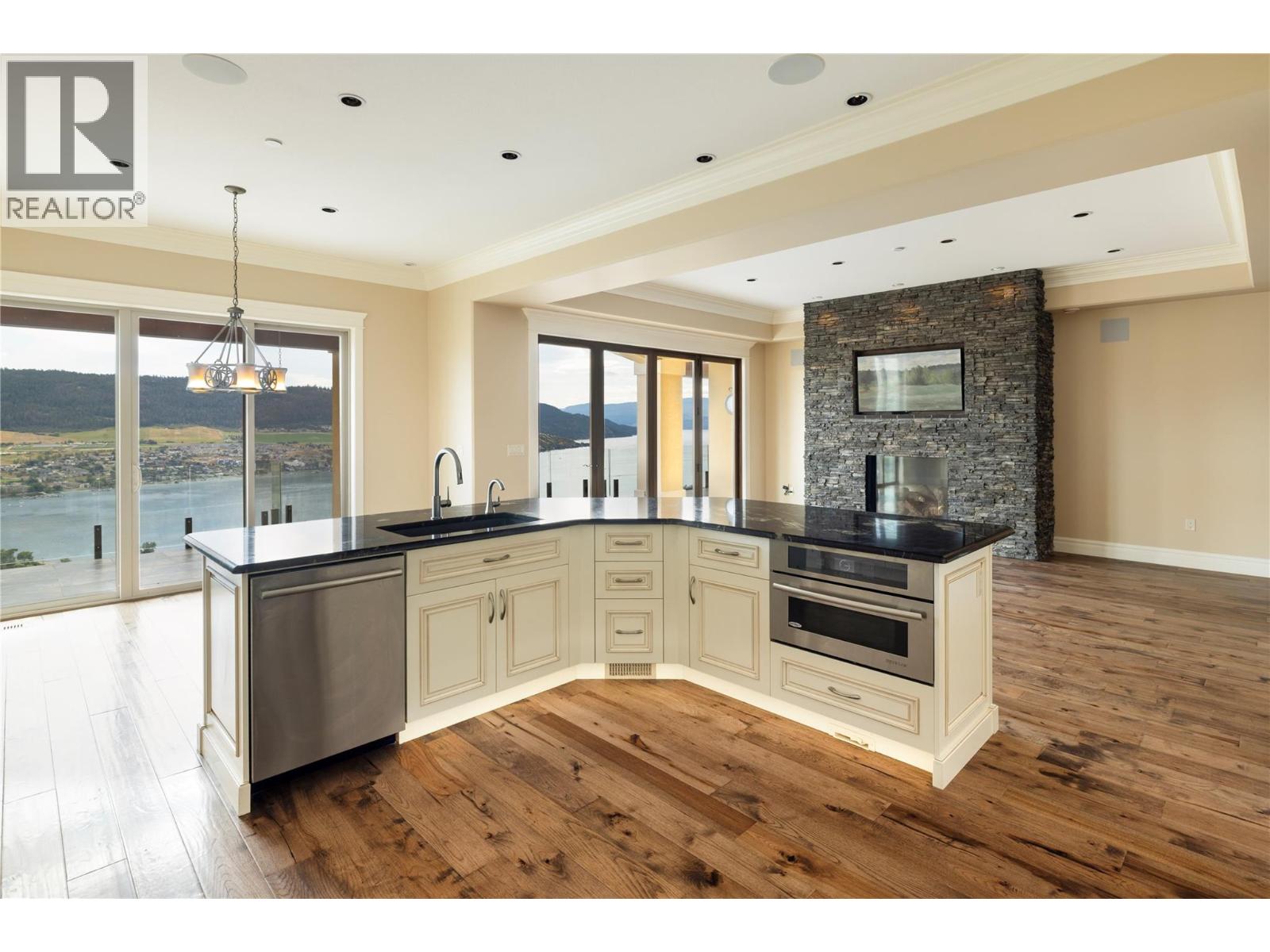 108 Vineyard Way, Vernon, British Columbia  V1H 1Z7 - Photo 14 - 10367349