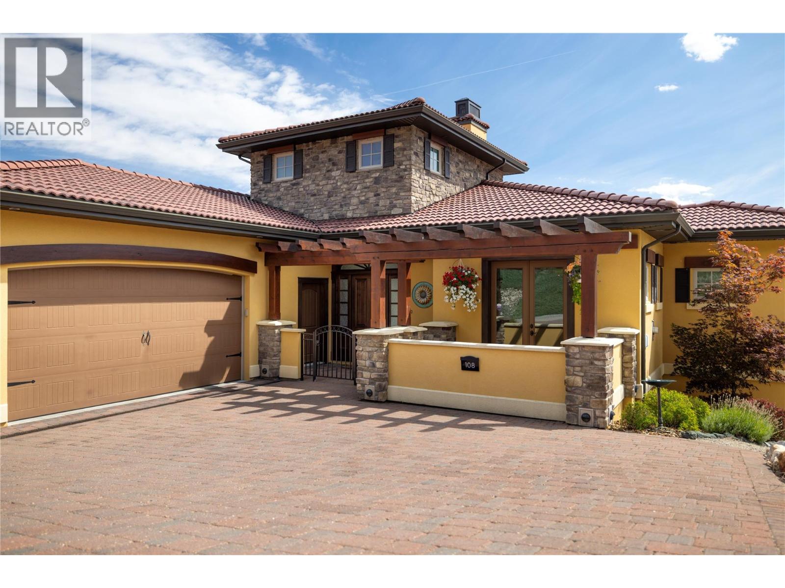 108 Vineyard Way, Vernon, British Columbia  V1H 1Z7 - Photo 2 - 10367349