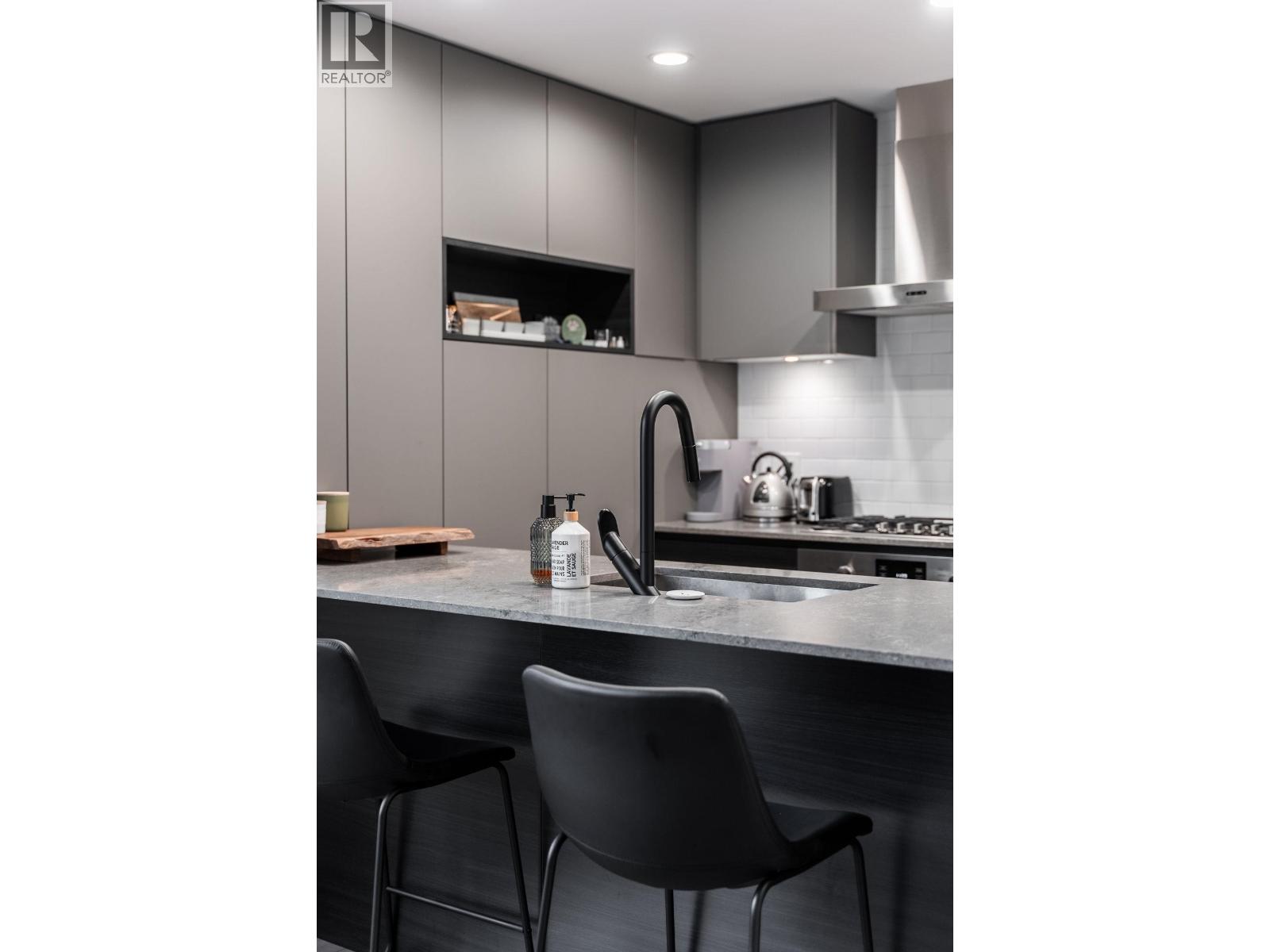 205 55 Klahanie Drive, Port Moody, British Columbia  V3H 0M9 - Photo 5 - R3064305