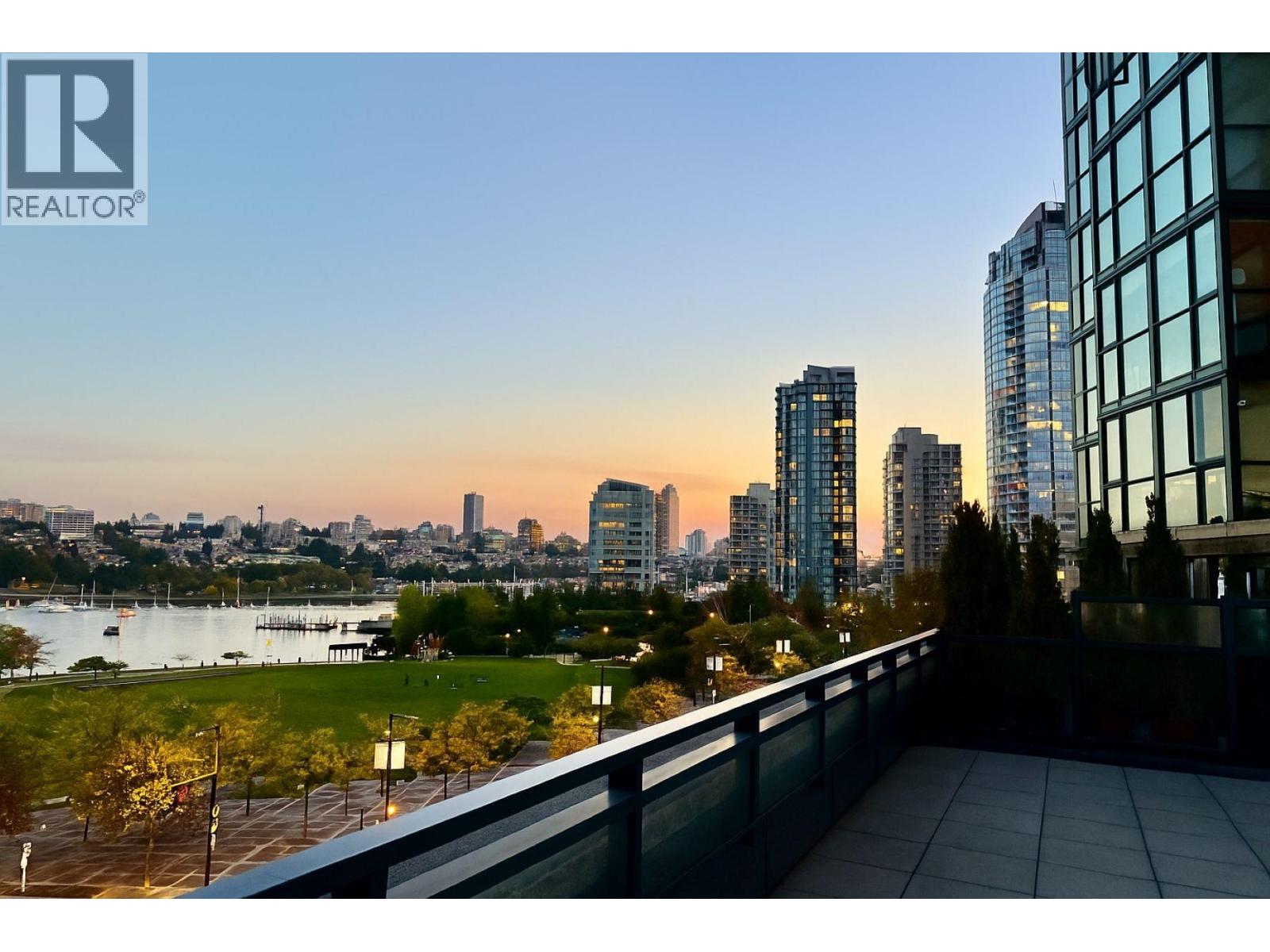 706 289 DRAKE STREET, vancouver, British Columbia