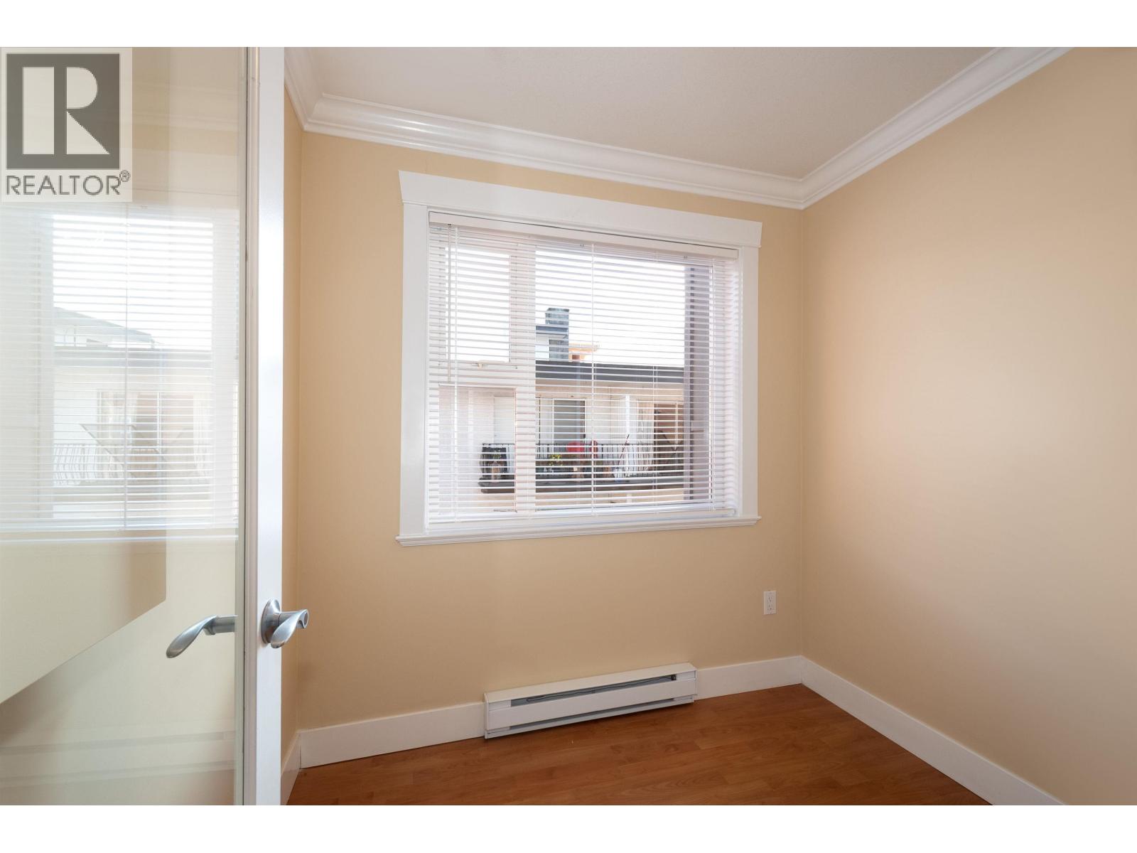 304 152 E 12th Street, North Vancouver, British Columbia  V7L 2J4 - Photo 9 - R3064319