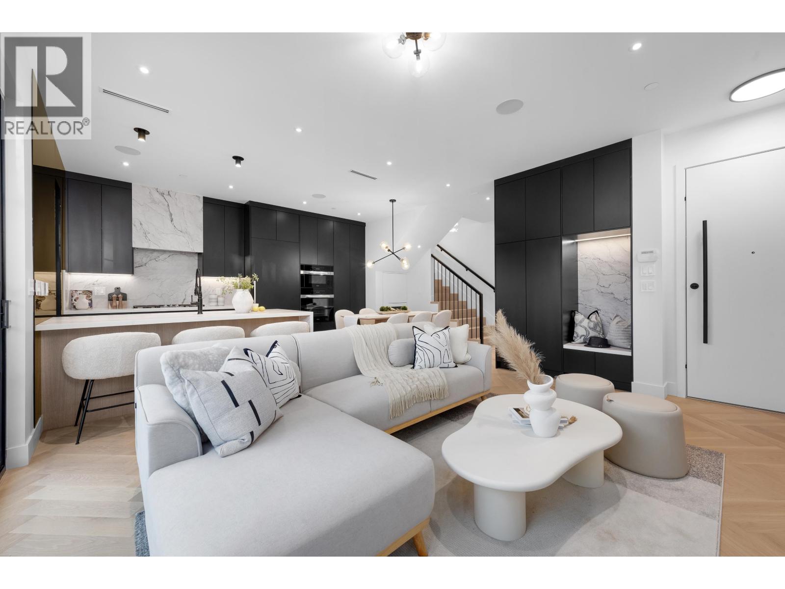 2 240 E 37th Avenue, Vancouver, British Columbia  V5W 1E6 - Photo 3 - R3064329