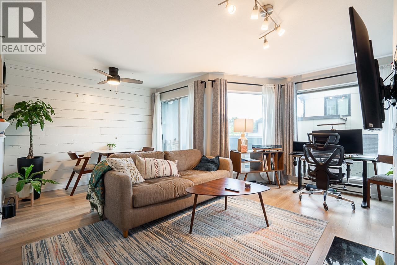 2 973 W 7th Avenue, Vancouver, British Columbia  V5Z 1C4 - Photo 1 - R3064335