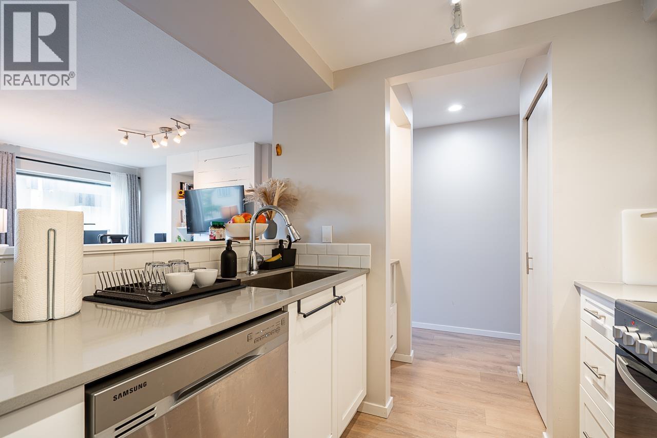 2 973 W 7th Avenue, Vancouver, British Columbia  V5Z 1C4 - Photo 12 - R3064335