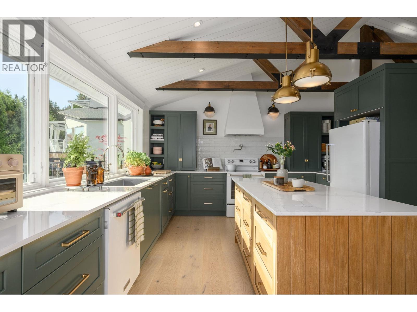 580 Ioco Road, Port Moody, British Columbia  V3H 2W2 - Photo 4 - R3064306