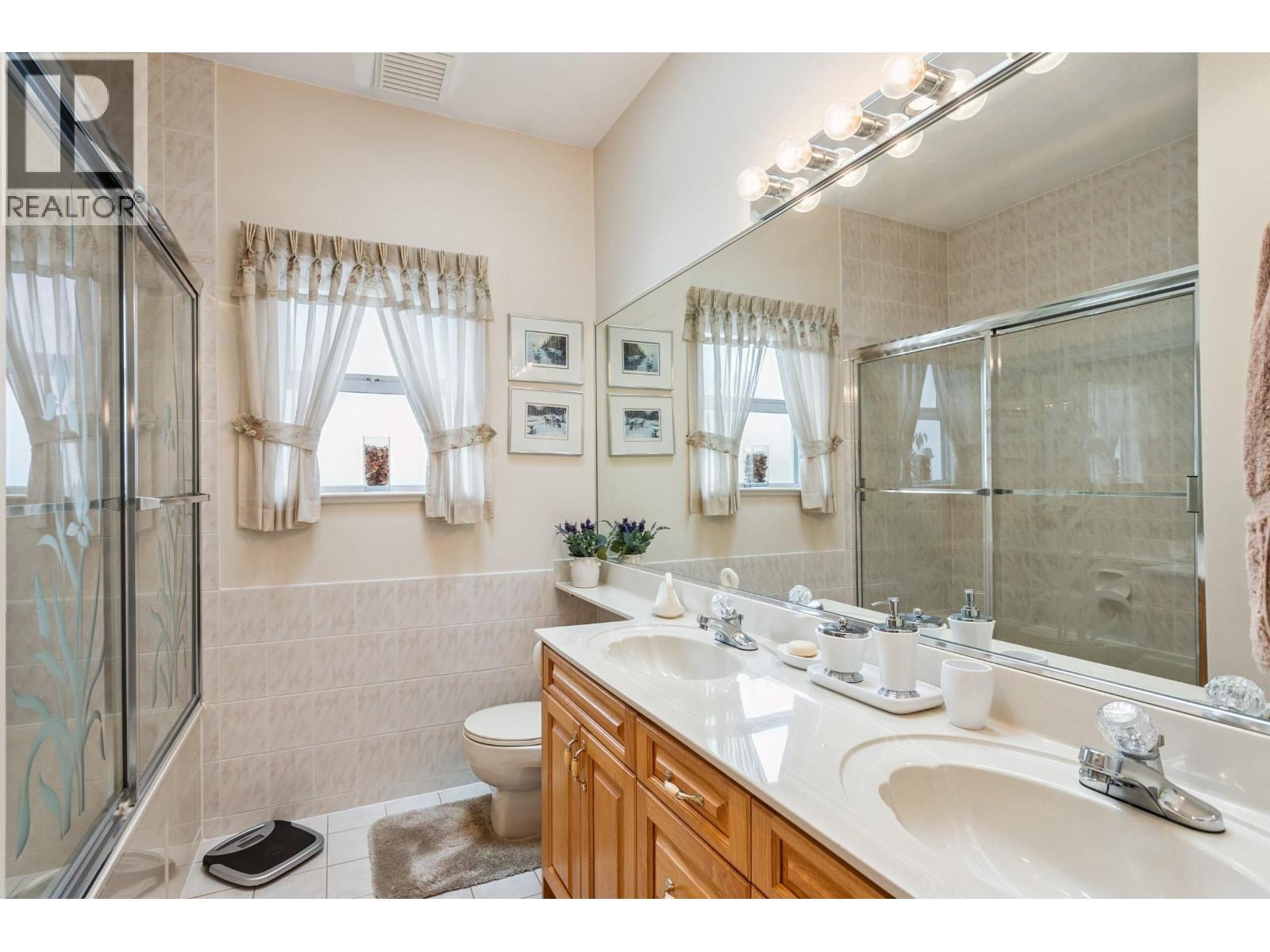 5889 Neville Street, Burnaby, British Columbia  V5J 2J3 - Photo 17 - R3064311