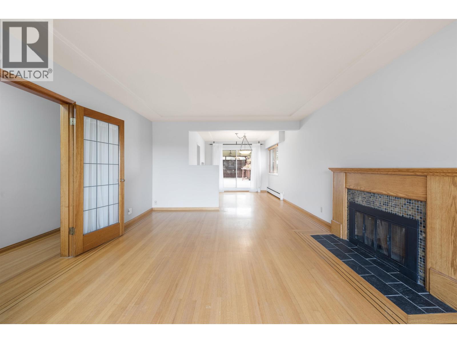 7988 Edson Avenue, Burnaby, British Columbia  V5J 3W7 - Photo 2 - R3064337