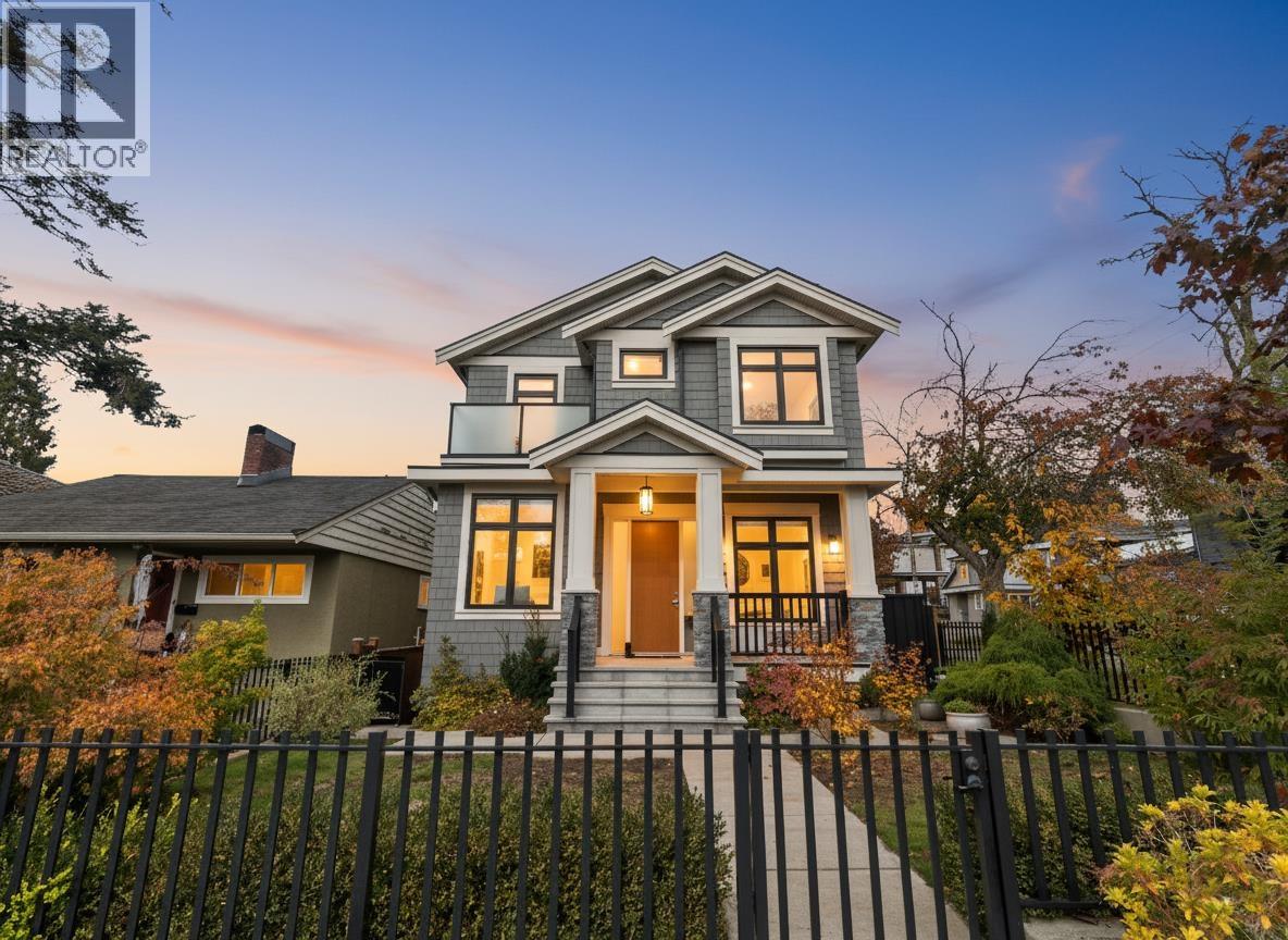 2699 E 7TH AVENUE, Vancouver, British Columbia