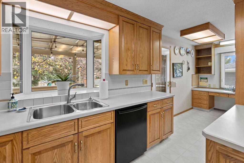 3350 Oakwood Drive Sw, Calgary, Alberta  T2V 4J4 - Photo 16 - A2267181