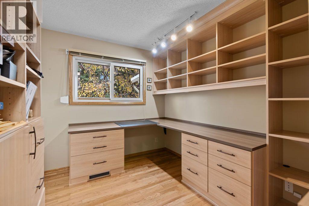 3350 Oakwood Drive Sw, Calgary, Alberta  T2V 4J4 - Photo 25 - A2267181