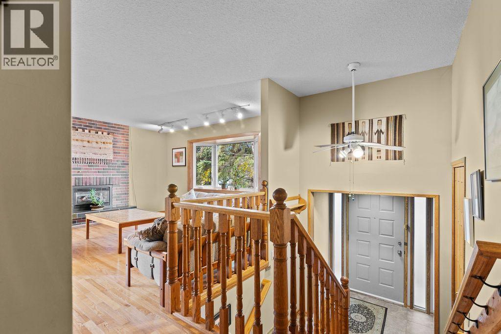 3350 Oakwood Drive Sw, Calgary, Alberta  T2V 4J4 - Photo 5 - A2267181