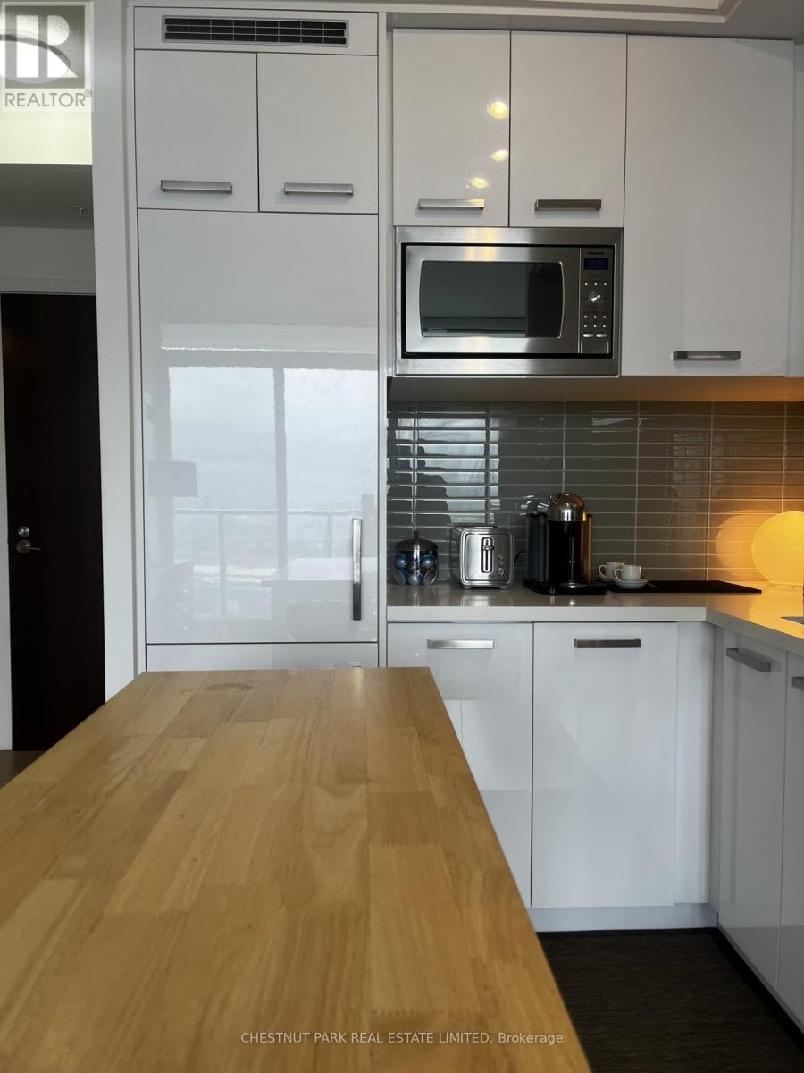 120 Bayview Avenue, Toronto, Ontario  M5A 0G4 - Photo 3 - C12505574