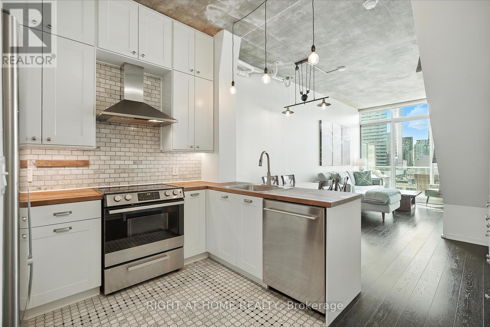 1107 - 388 Richmond Street W, Toronto, Ontario  M5V 3P1 - Photo 16 - C12505588