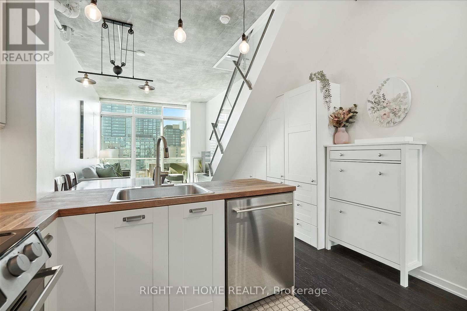 1107 - 388 Richmond Street W, Toronto, Ontario  M5V 3P1 - Photo 18 - C12505588