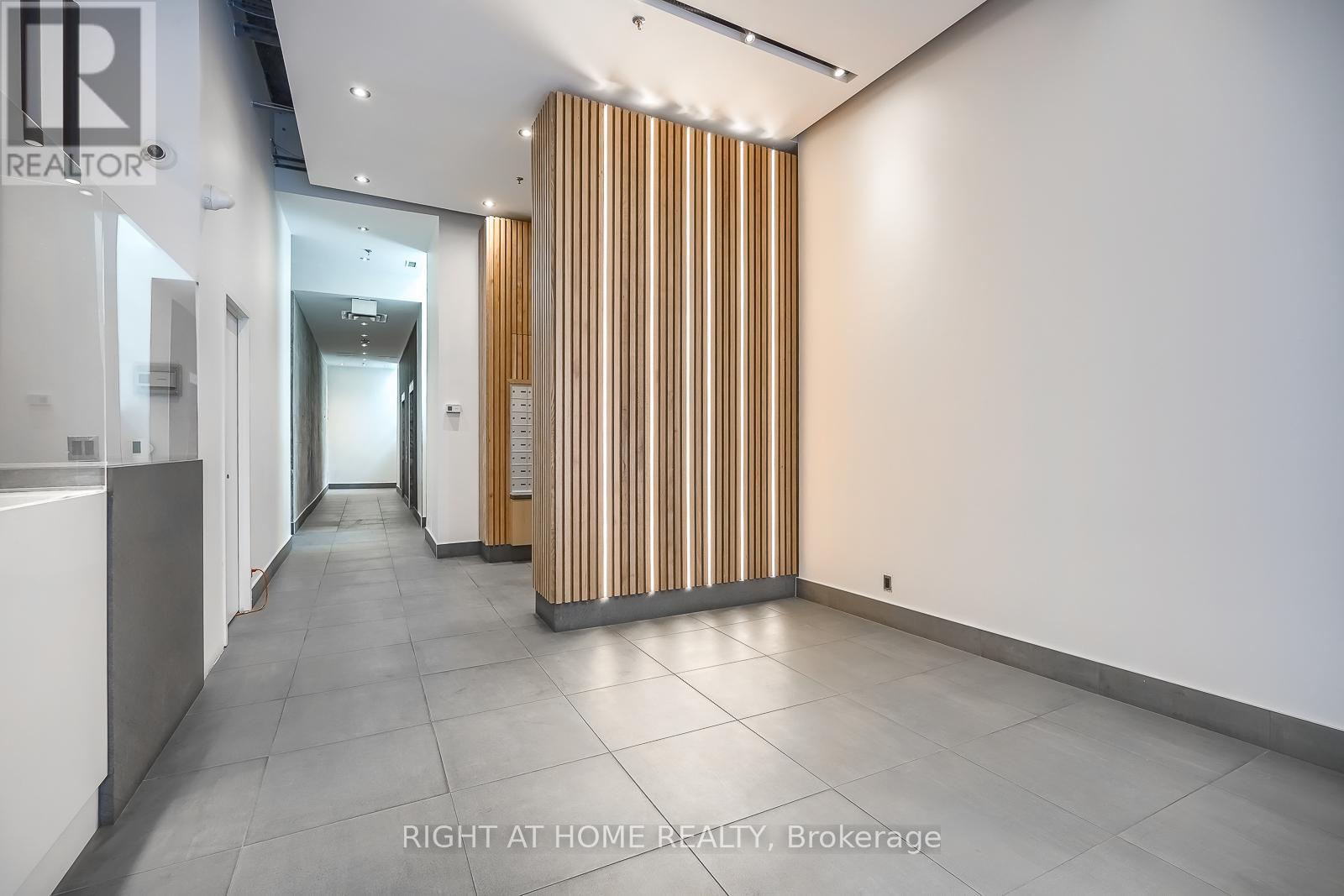 1107 - 388 Richmond Street W, Toronto, Ontario  M5V 3P1 - Photo 4 - C12505588