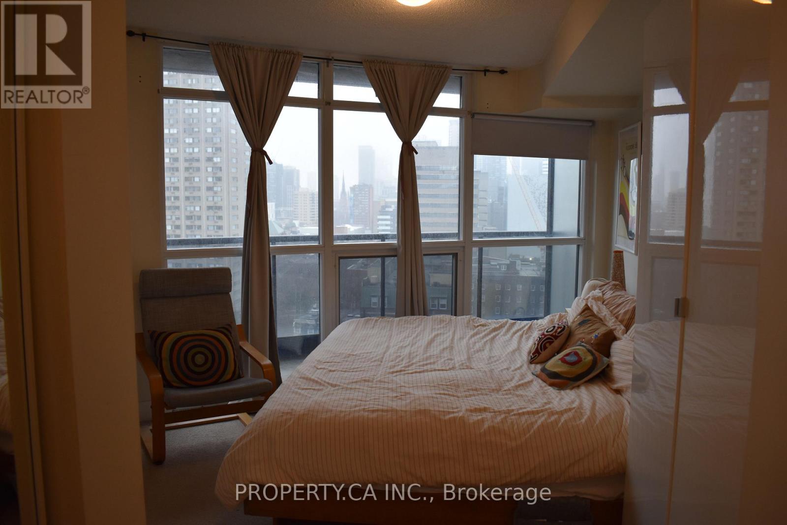 1307 - 21 Carlton Street, Toronto, Ontario  M5B 1L3 - Photo 8 - C12505590