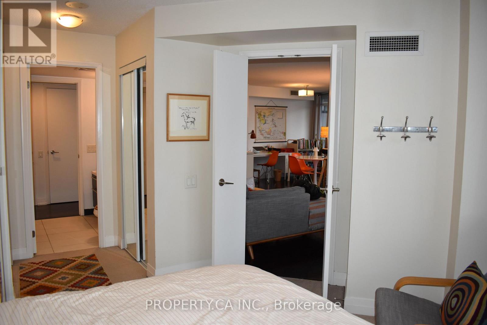 1307 - 21 Carlton Street, Toronto, Ontario  M5B 1L3 - Photo 9 - C12505590