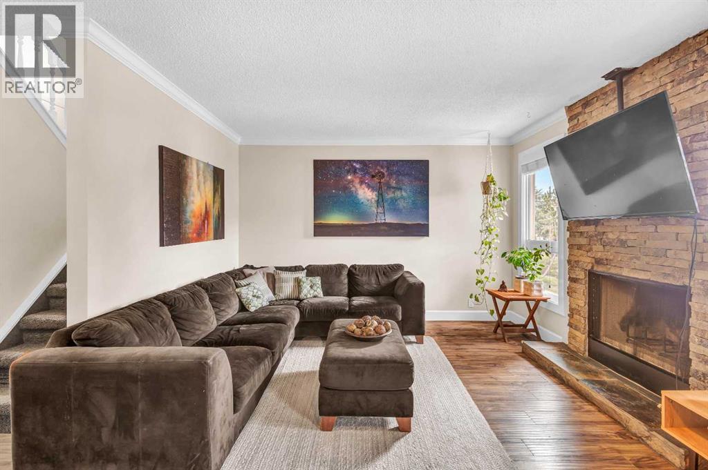 4532 Montgomery Avenue Nw, Calgary, Alberta  T3K 0K9 - Photo 3 - A2258015