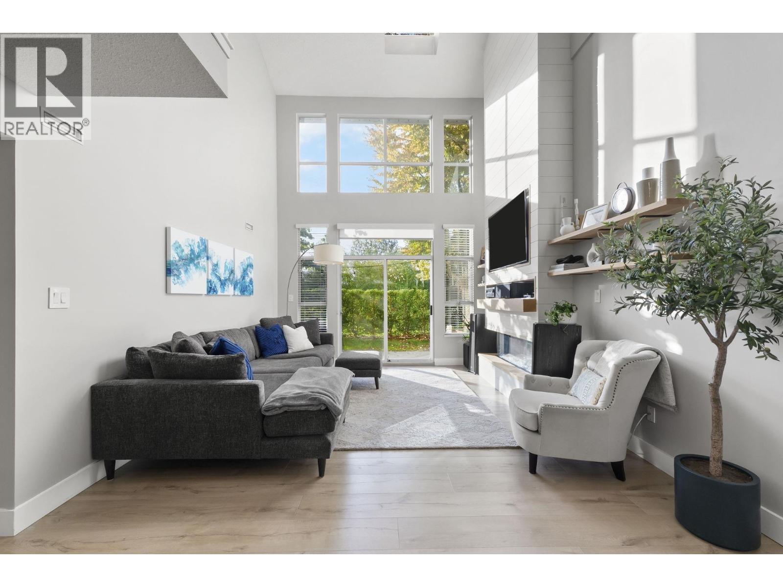 1161 O'flaherty Gate, Port Coquitlam, British Columbia  V3C 6H2 - Photo 2 - R3053460