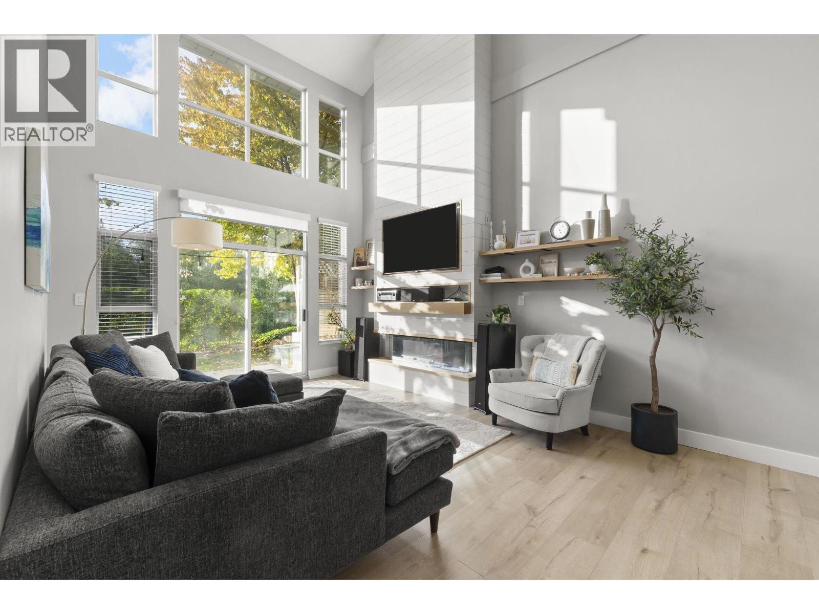 1161 O'flaherty Gate, Port Coquitlam, British Columbia  V3C 6H2 - Photo 3 - R3053460