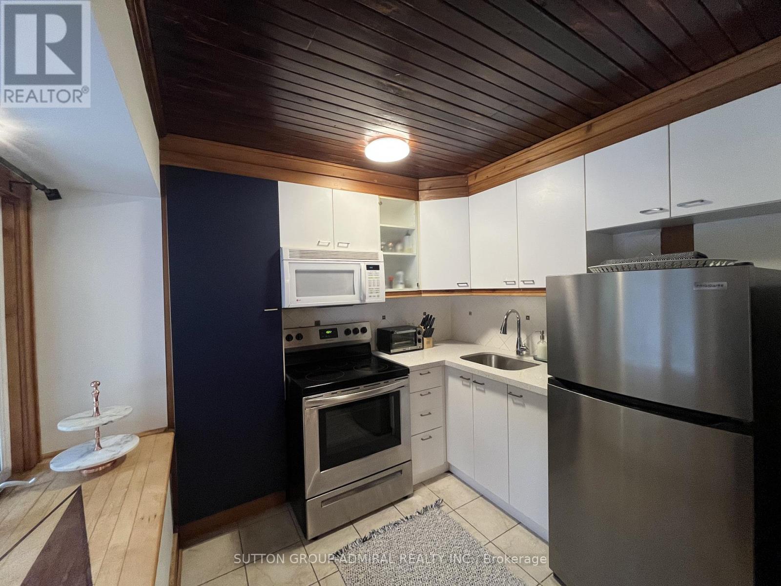 Coach House - 335 Palmerston Boulevard, Toronto, Ontario  M6G 2N5 - Photo 5 - C12500962