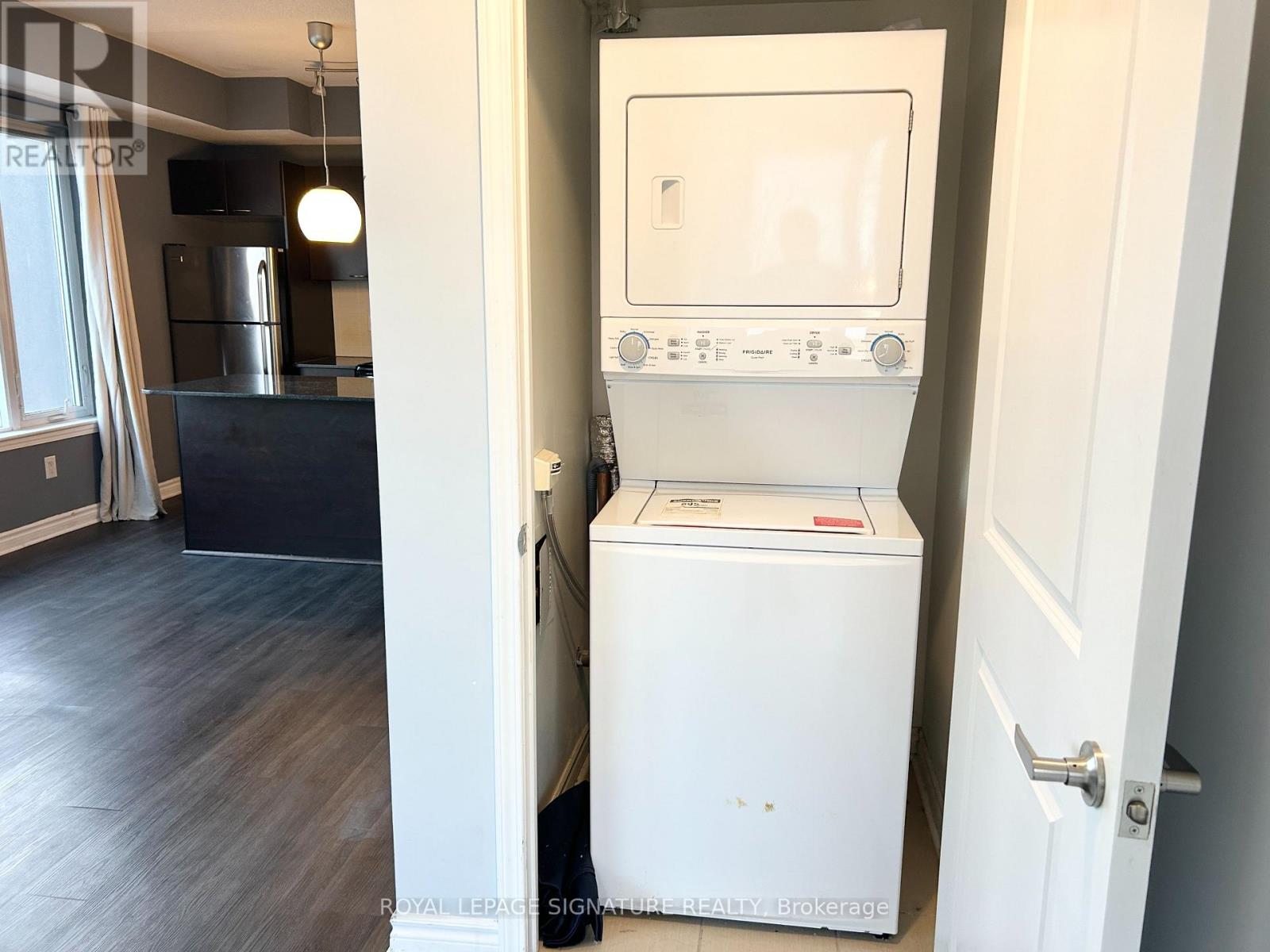 3005 - 385 Prince Of Wales Drive, Mississauga, Ontario  L5B 0C6 - Photo 11 - W12501034