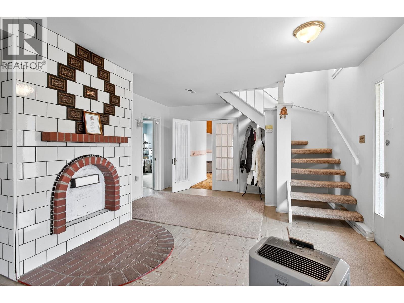 6995 Mcbride Street, Burnaby, British Columbia  V5E 1R1 - Photo 9 - R3063673