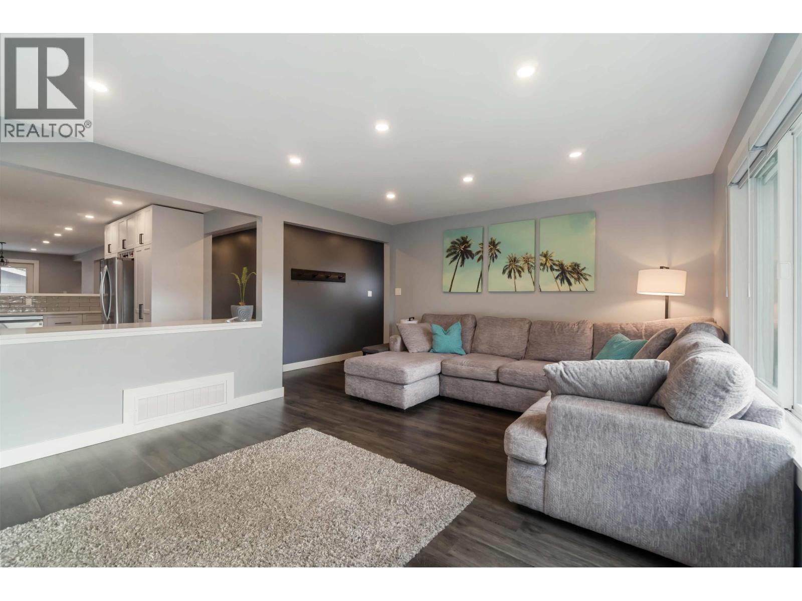 415 Alberta Street, New Westminster, British Columbia  V3L 3J6 - Photo 4 - R3064046