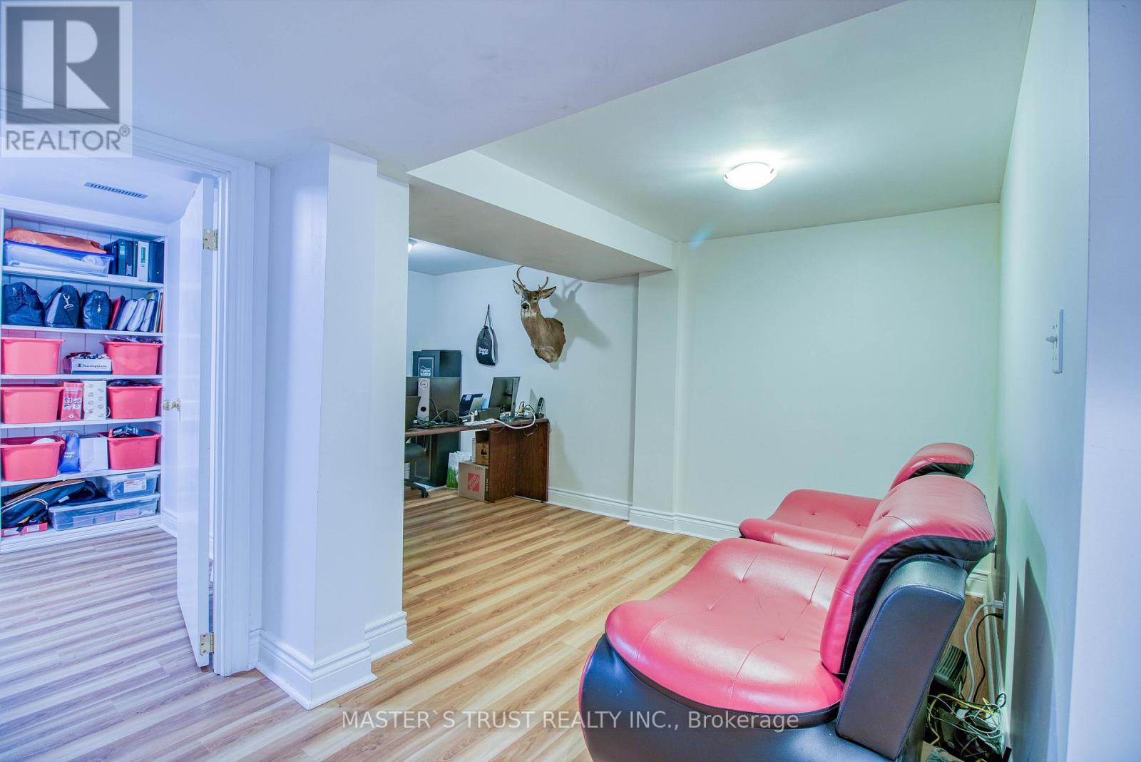 20 Valhalla Court, Aurora, Ontario  L4G 5W3 - Photo 17 - N12505604