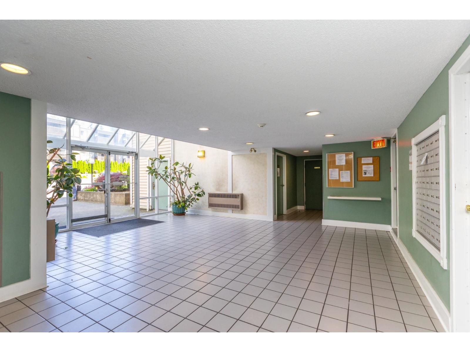 306 9644 134 Street, Surrey, British Columbia  V3T 5M3 - Photo 5 - R3064383