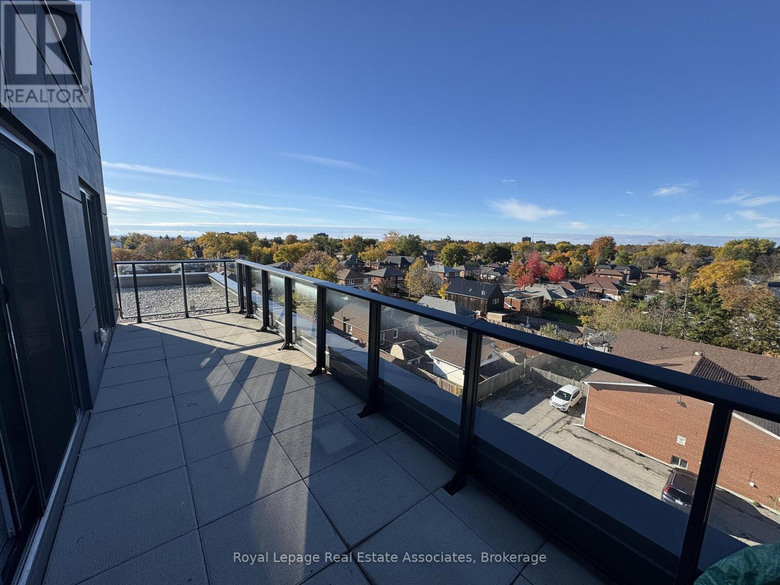 513 - 408 BROWNS LINE, Toronto, Ontario