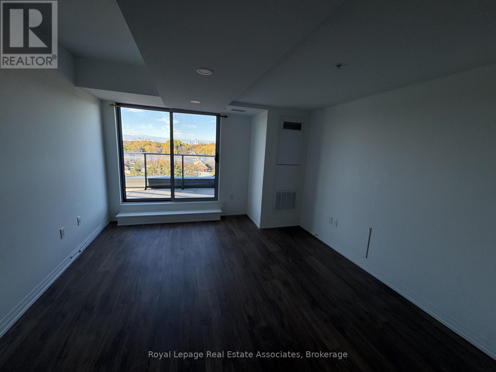 513 - 408 Browns Line, Toronto, Ontario  M8W 0C3 - Photo 5 - W12505586