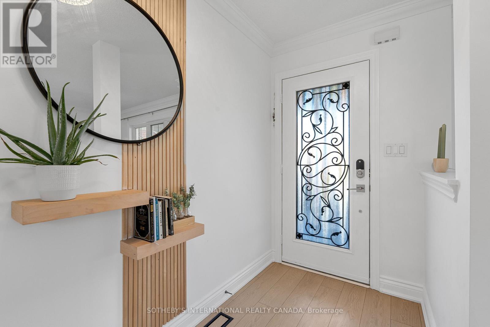 2182 Meadowglen Drive, Oakville, Ontario  L6M 4C9 - Photo 3 - W12505614