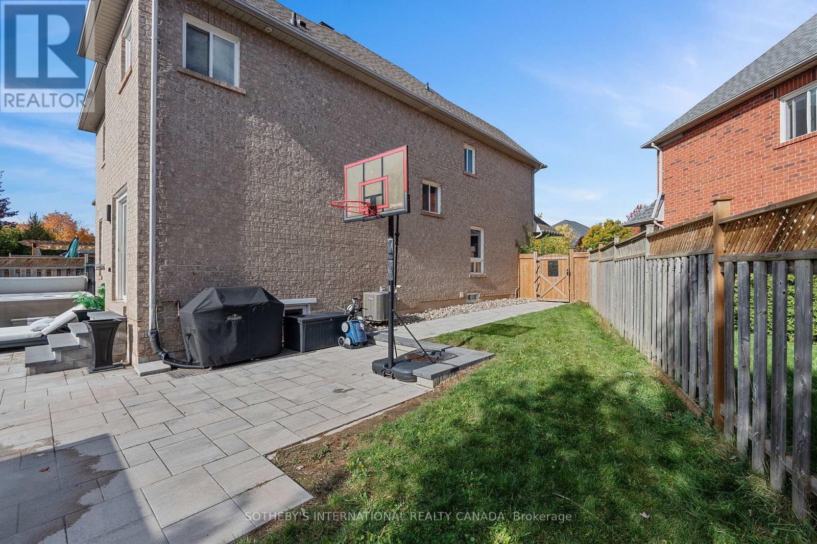 2182 Meadowglen Drive, Oakville, Ontario  L6M 4C9 - Photo 33 - W12505614