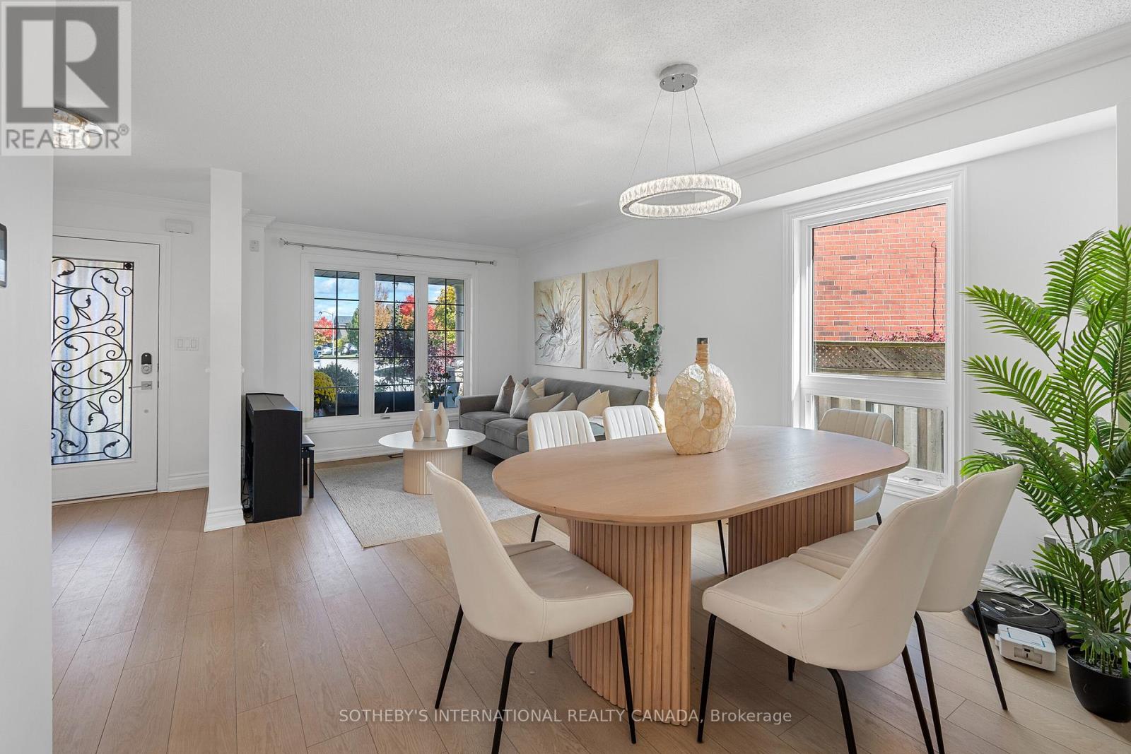 2182 Meadowglen Drive, Oakville, Ontario  L6M 4C9 - Photo 7 - W12505614