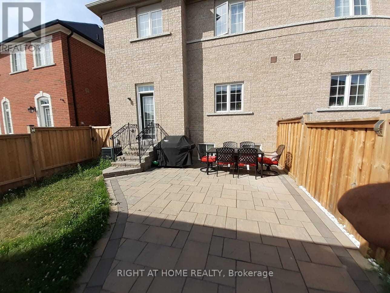 5323 Tenth Line W Street, Mississauga, Ontario  L5M 0V8 - Photo 3 - W12505618