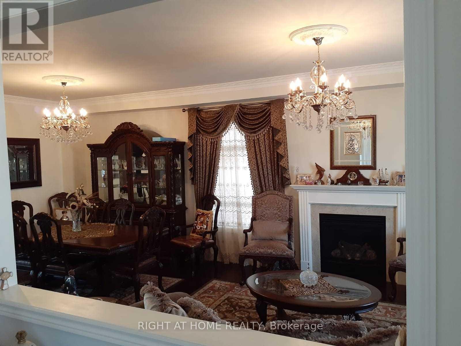 5323 Tenth Line W Street, Mississauga, Ontario  L5M 0V8 - Photo 4 - W12505618